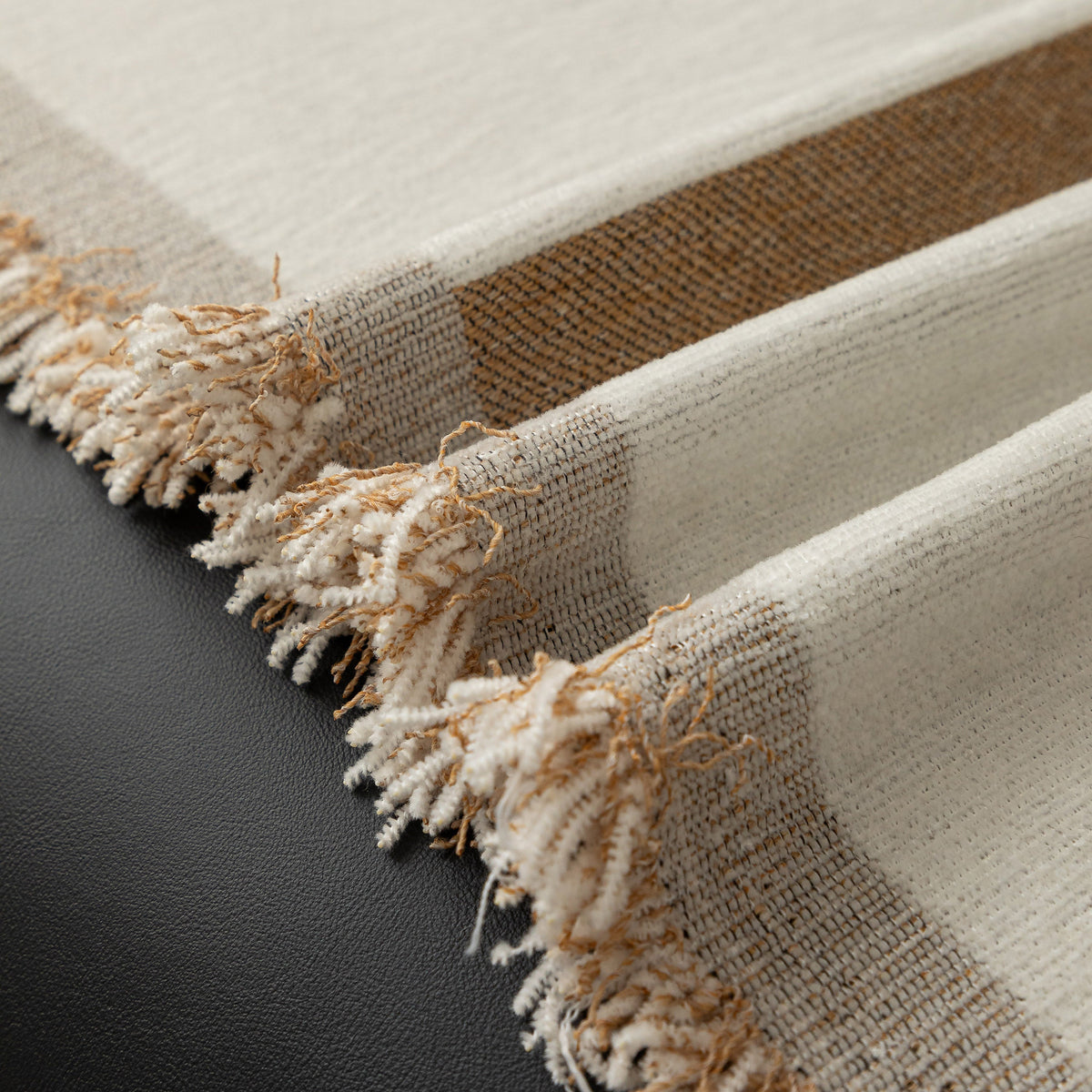 Modern Plaid Chenille Sofa Throw with Tassels