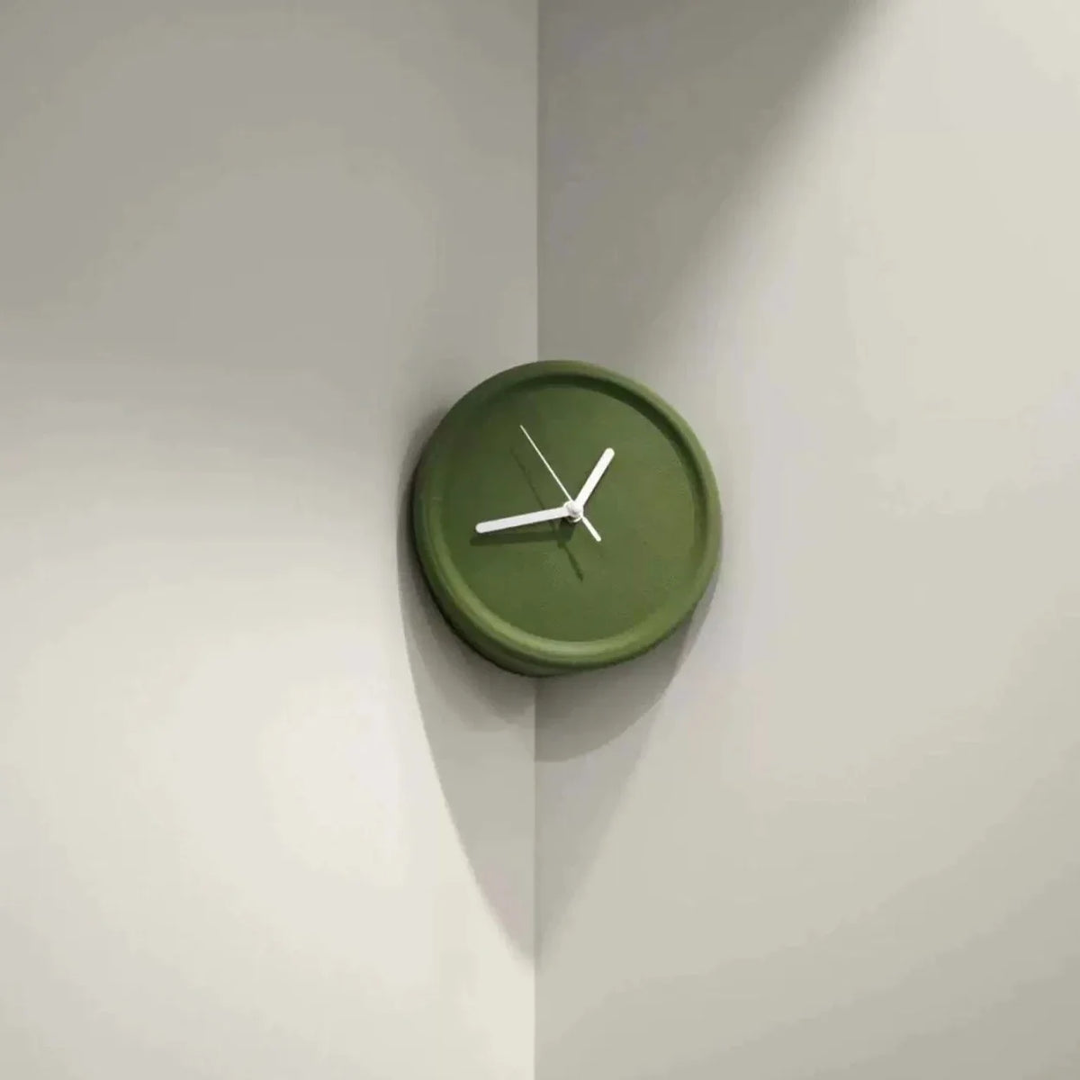 Nordic Resin Corner Wall Clock Round Shape