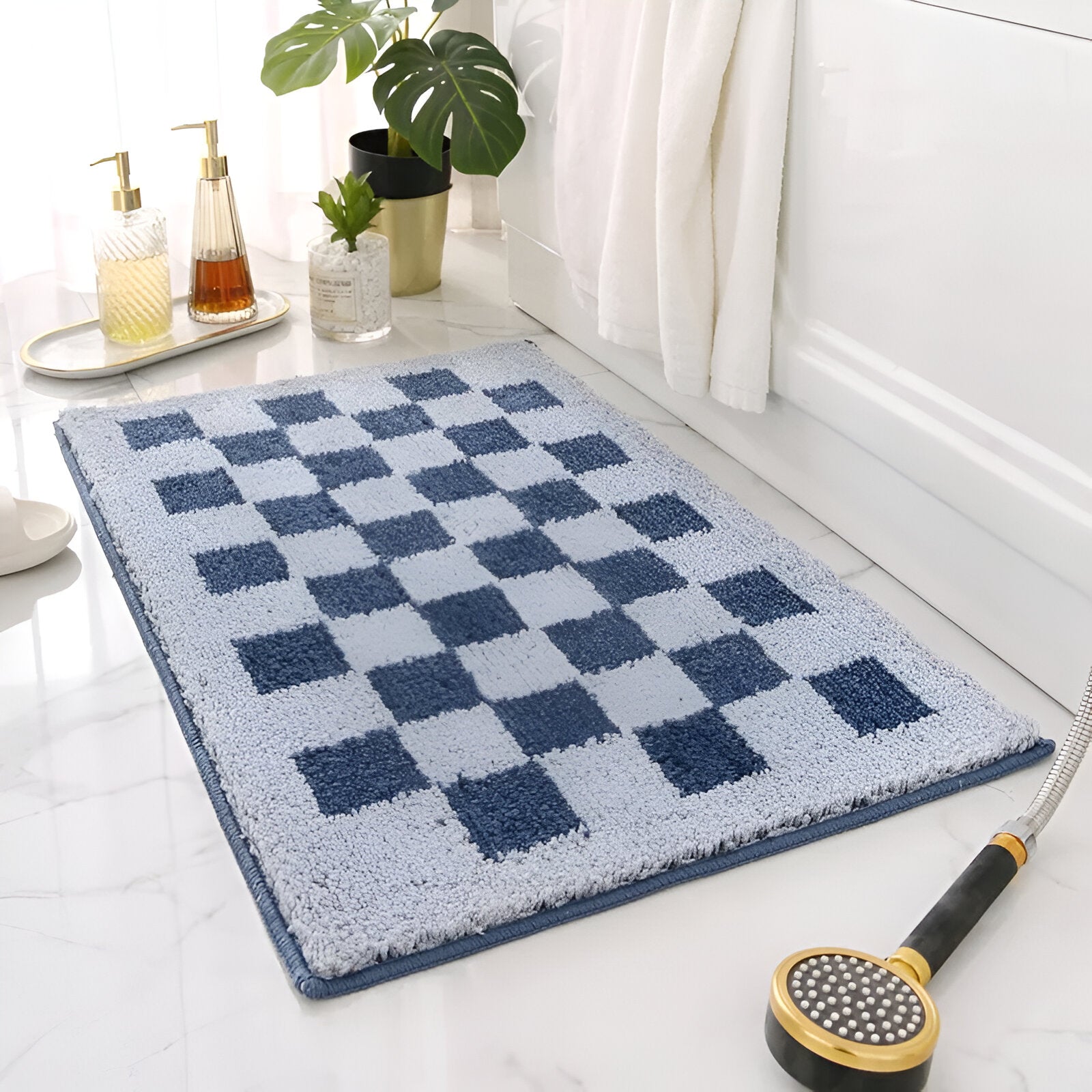 Plush Checkered Bath Mat with Soft Microfiber