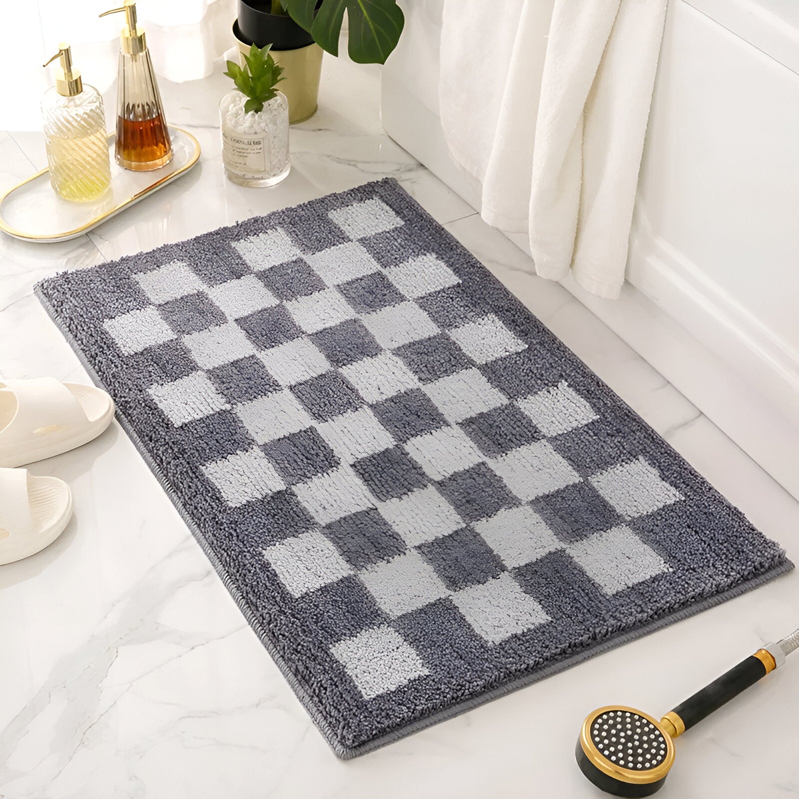 Plush Checkered Bath Mat with Soft Microfiber