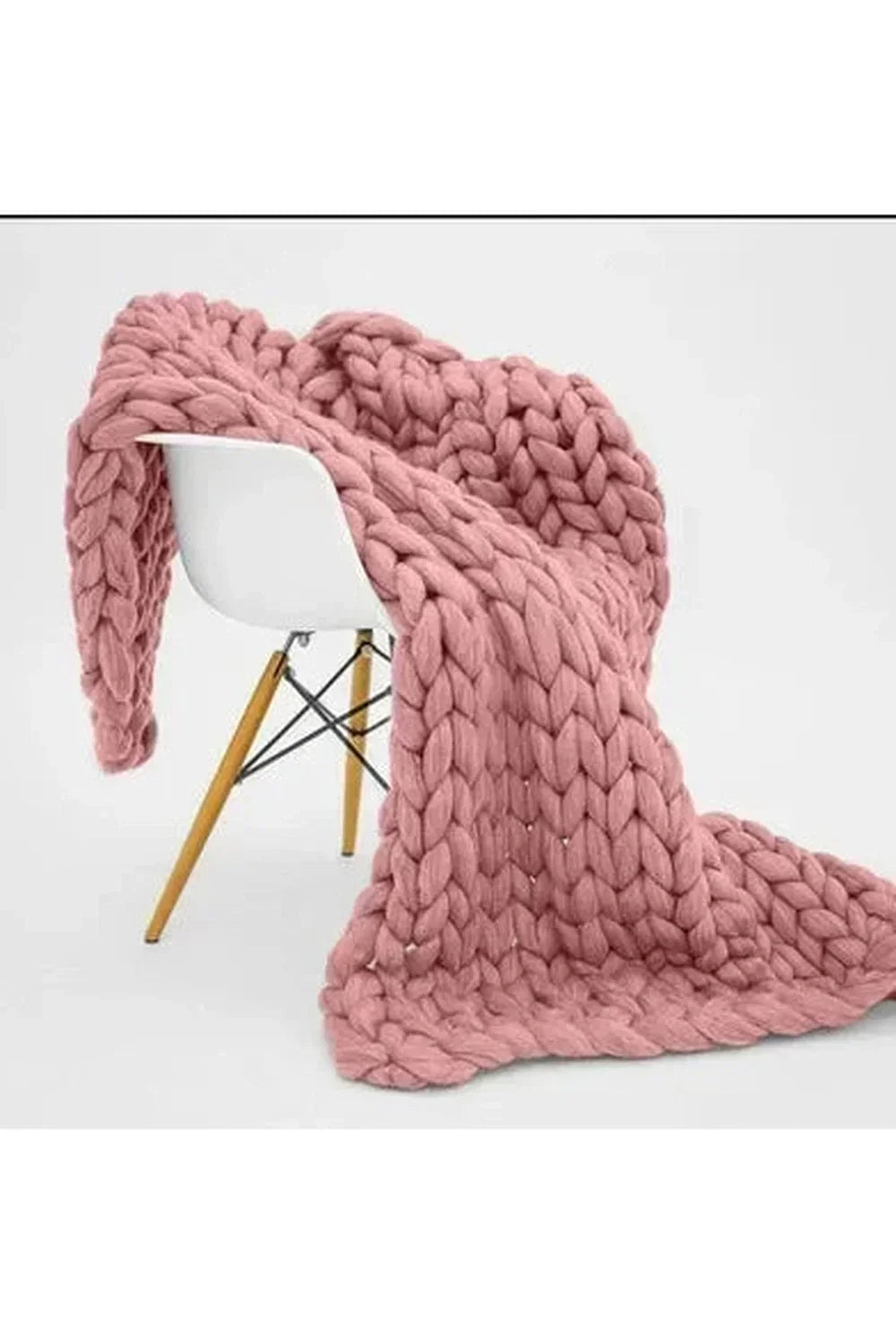 Soft Chunky Knit Blanket with Braided Texture