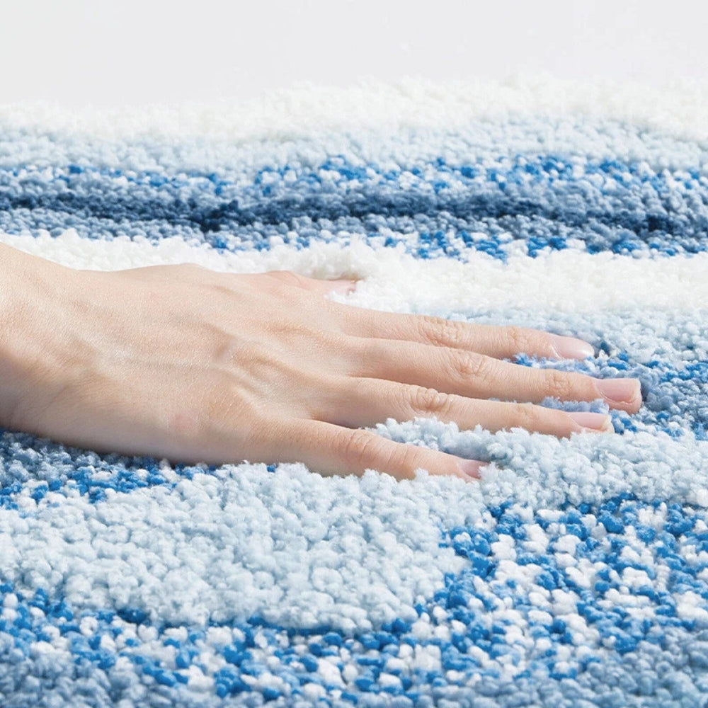 Blue Daisy Bathroom Mat with Plush Texture
