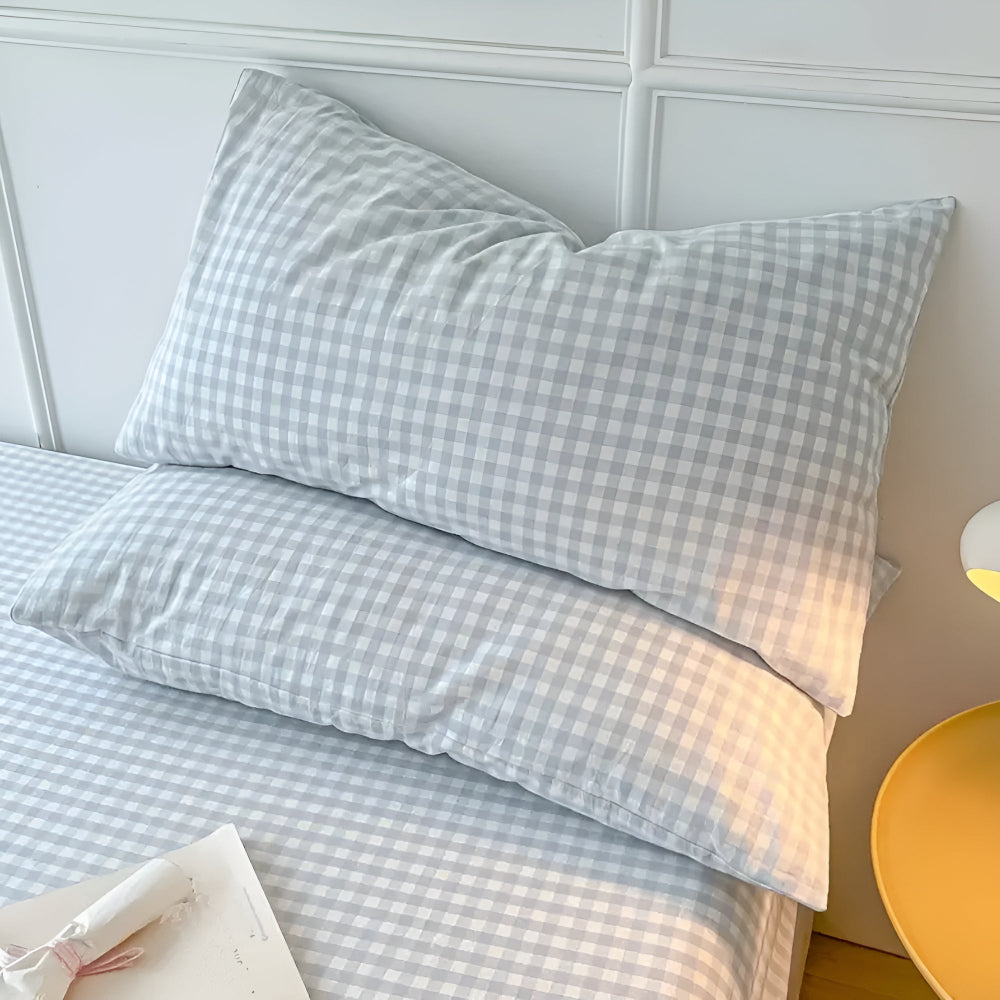 Checkered Pillowcases with Closure
