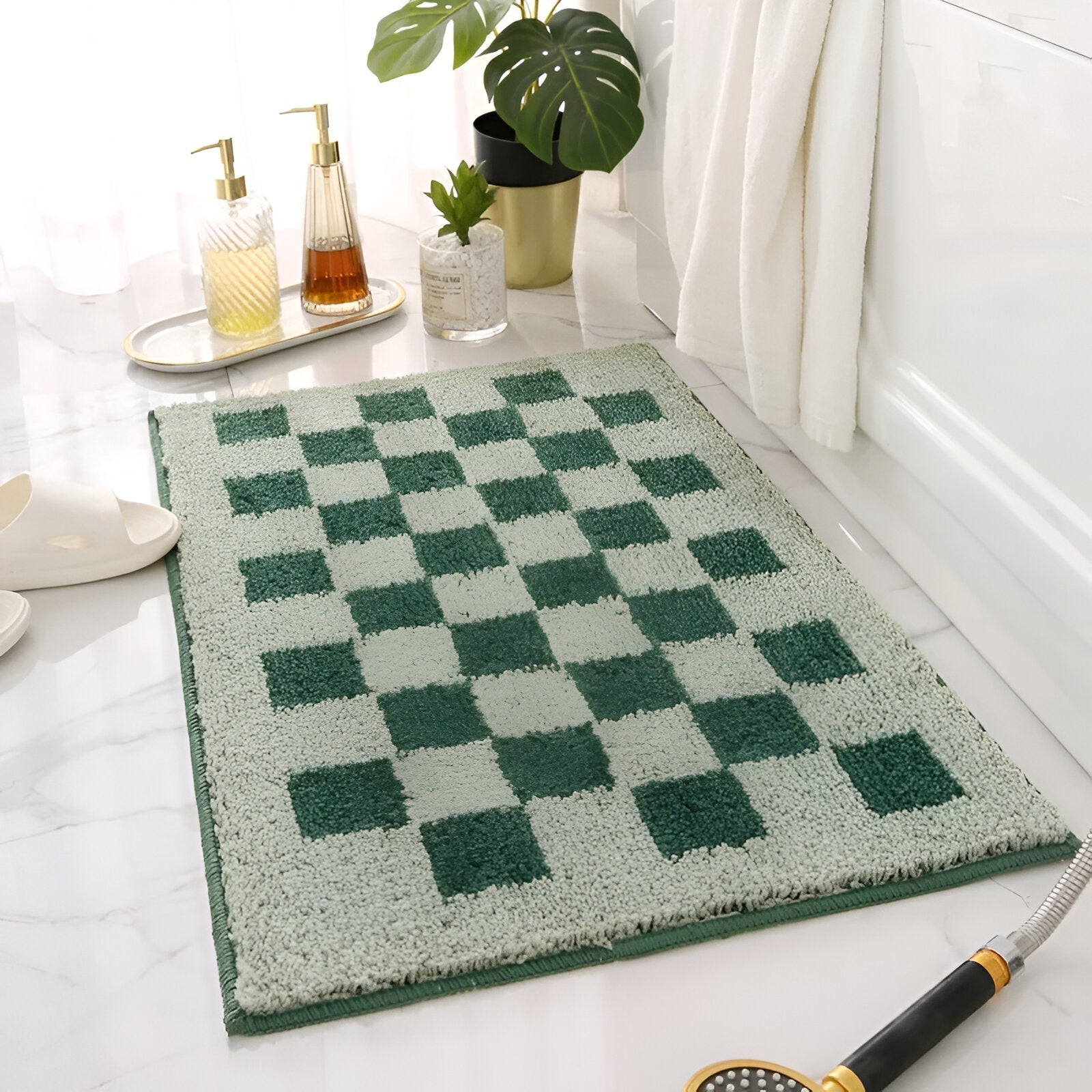 Plush Checkered Bath Mat with Soft Microfiber