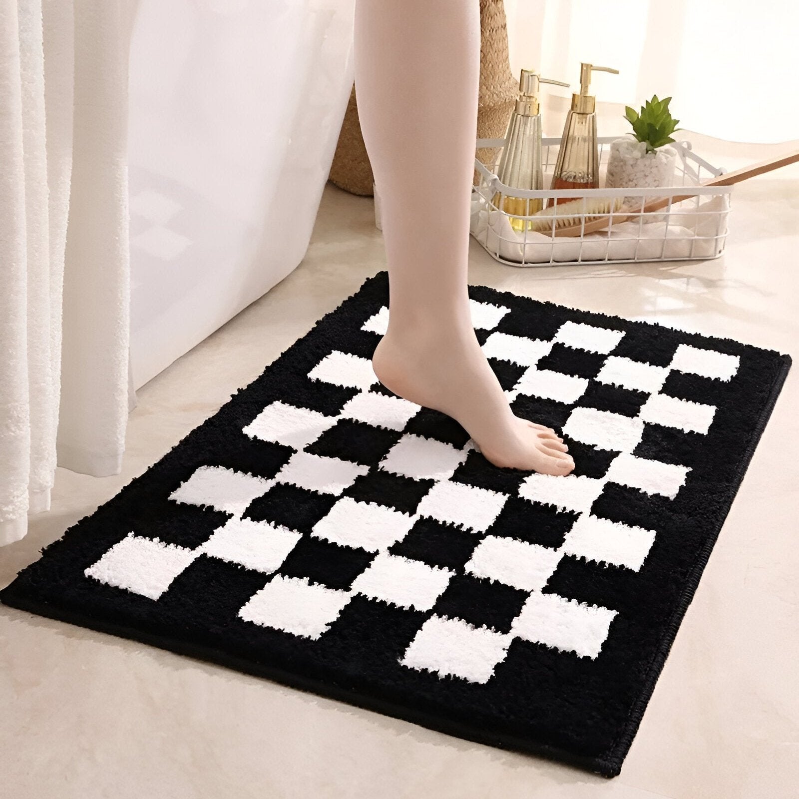 Plush Checkered Bath Mat with Soft Microfiber