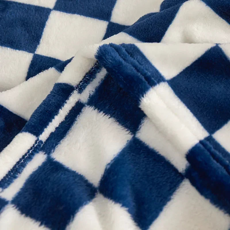Plush Checkered Throw with Soft Fleece Finish