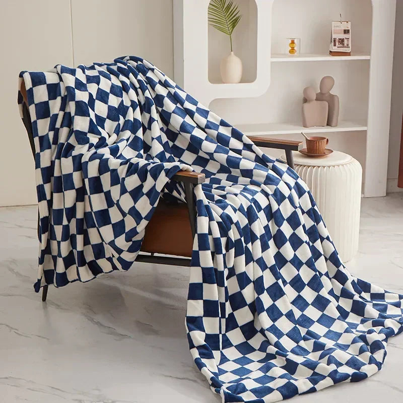 Plush Checkered Throw with Soft Fleece Finish