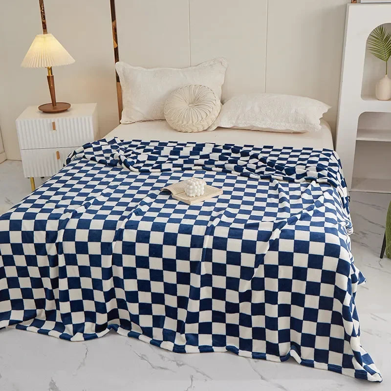 Plush Checkered Throw with Soft Fleece Finish