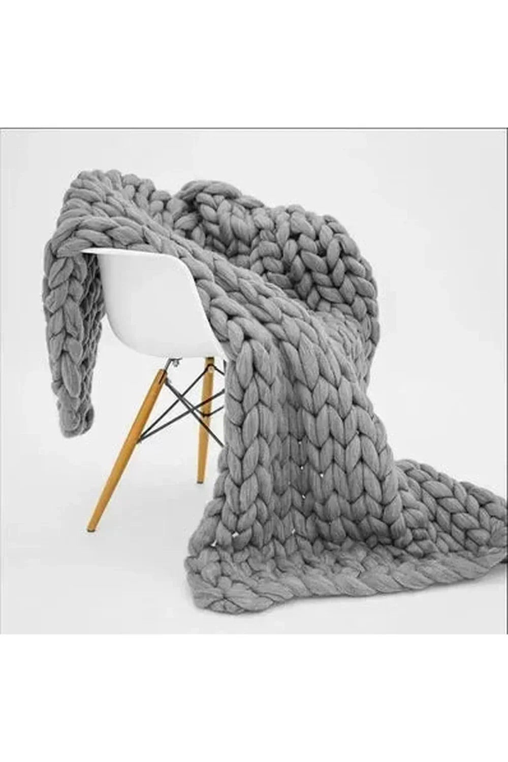 Soft Chunky Knit Blanket with Braided Texture