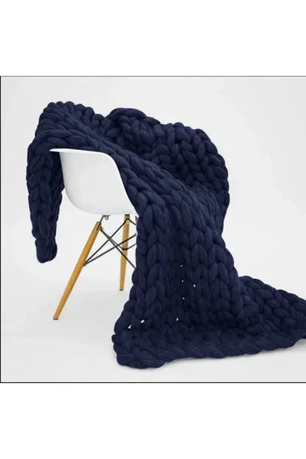 Soft Chunky Knit Blanket with Braided Texture