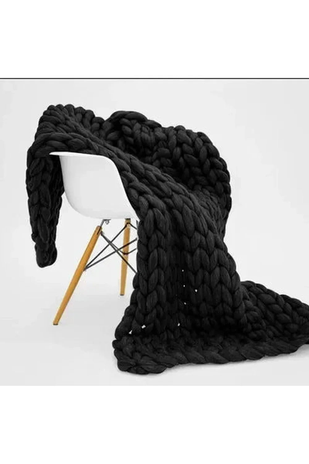 Soft Chunky Knit Blanket with Braided Texture