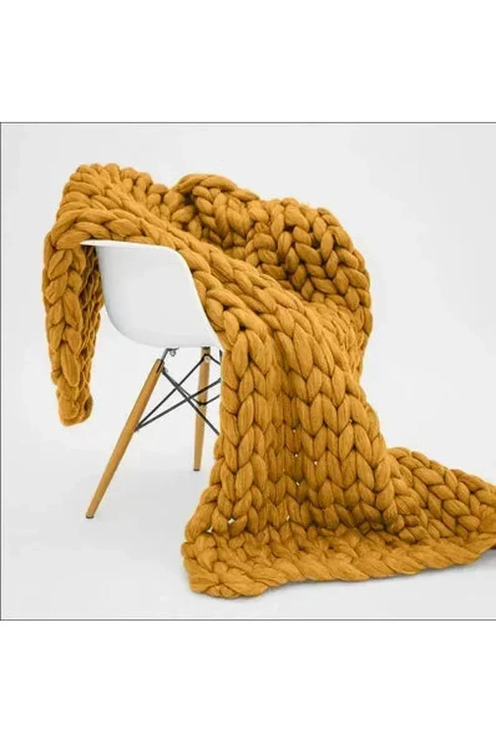 Soft Chunky Knit Blanket with Braided Texture