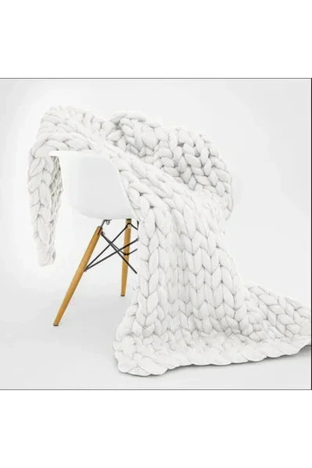 Soft Chunky Knit Blanket with Braided Texture