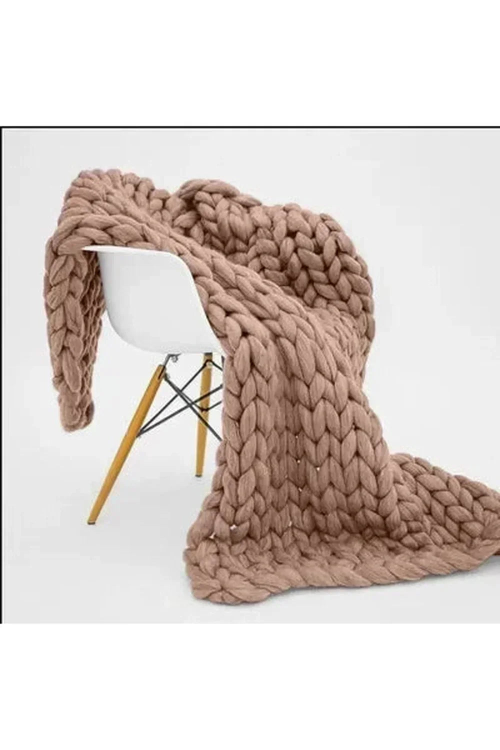 Soft Chunky Knit Blanket with Braided Texture